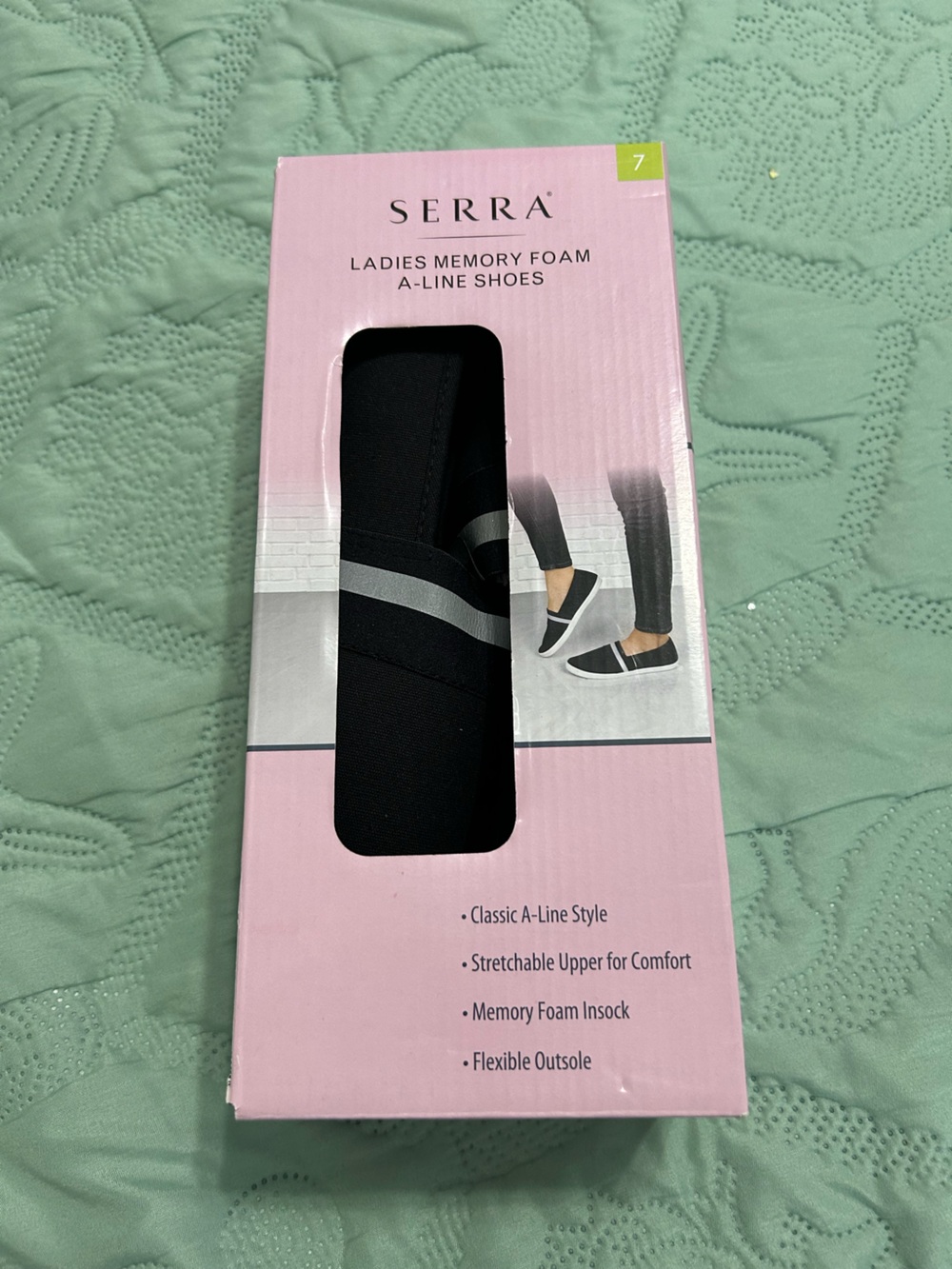 NWT Serra Black Slip-On A-Line Shoes with Gray Accent, size 7